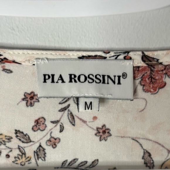 Floral V-Neck Blouse - Red and Black - Picture 3 of 5